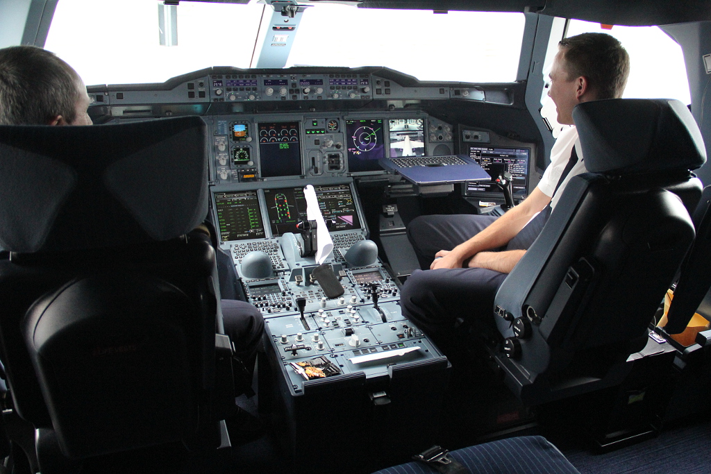 D-AIMH, (cn 070), Airbus A380-841