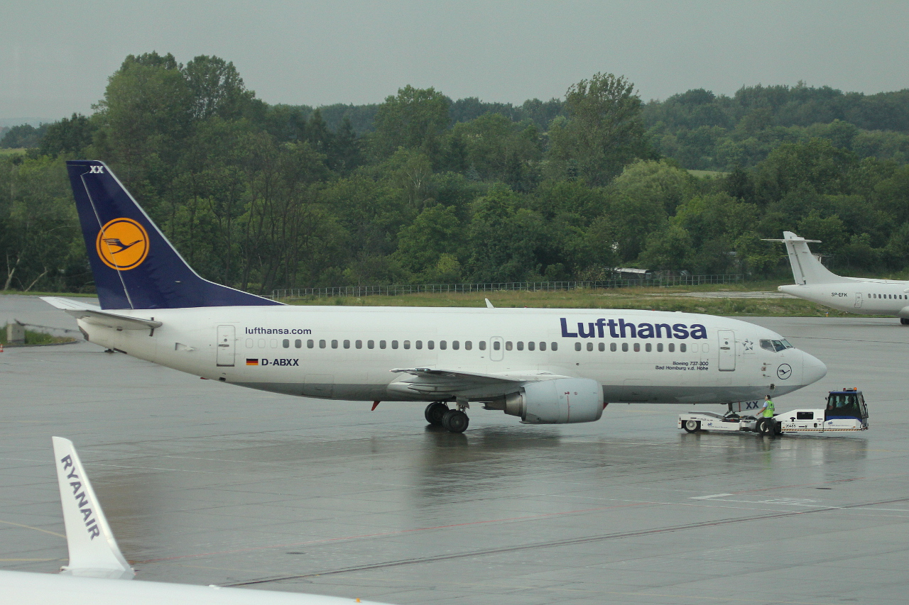 D-ABXX (24562) 1989 Boeing 737-330