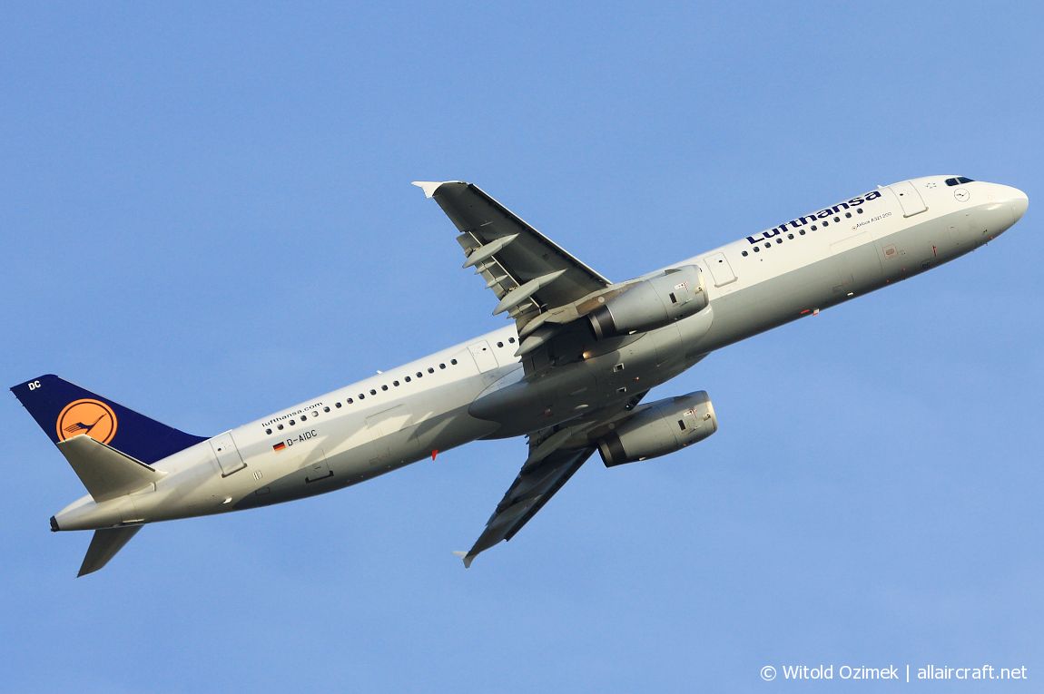 D-AIDC (4560) 2011 Airbus A321-231