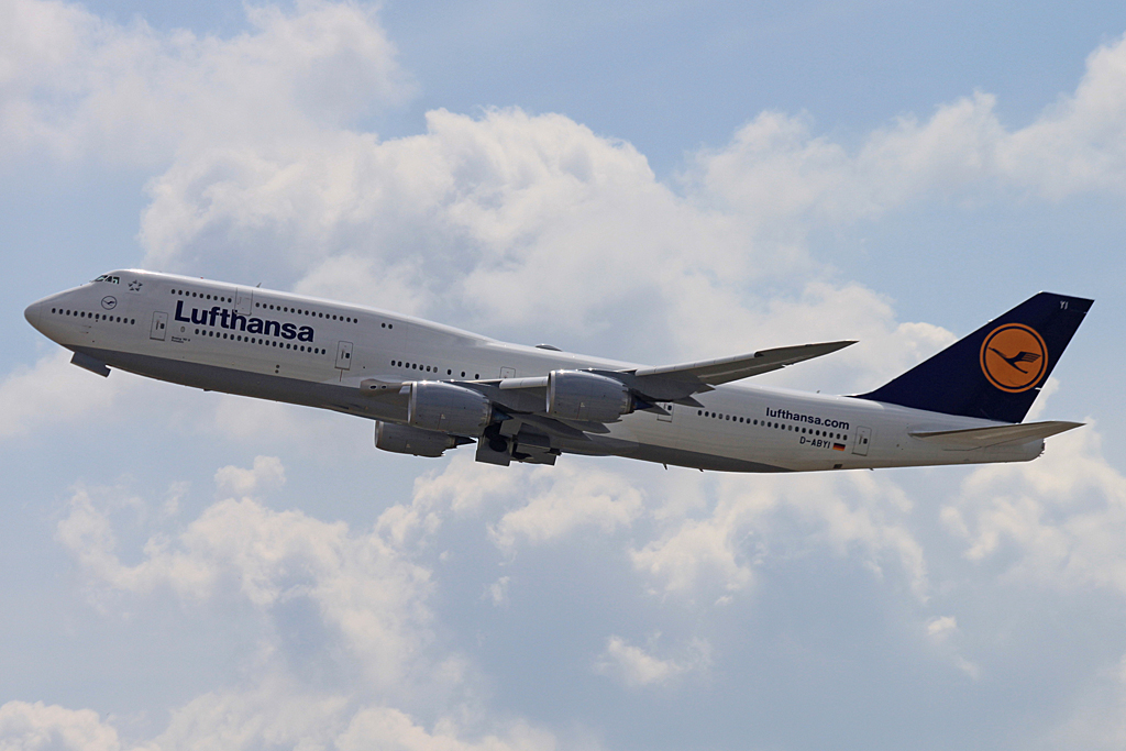 D-ABYI (37833) 2013 Boeing 747-830