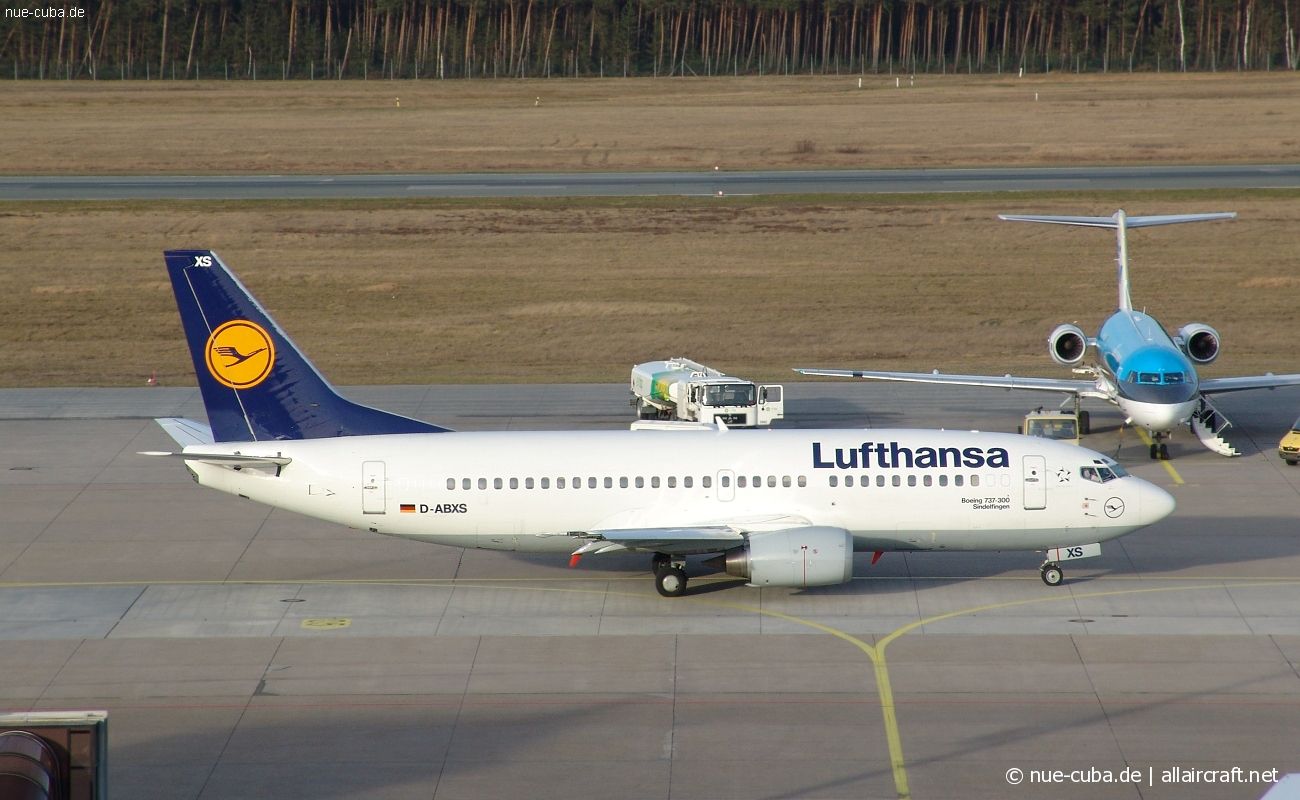D-ABXS (24280) 1988 Boeing 737-330