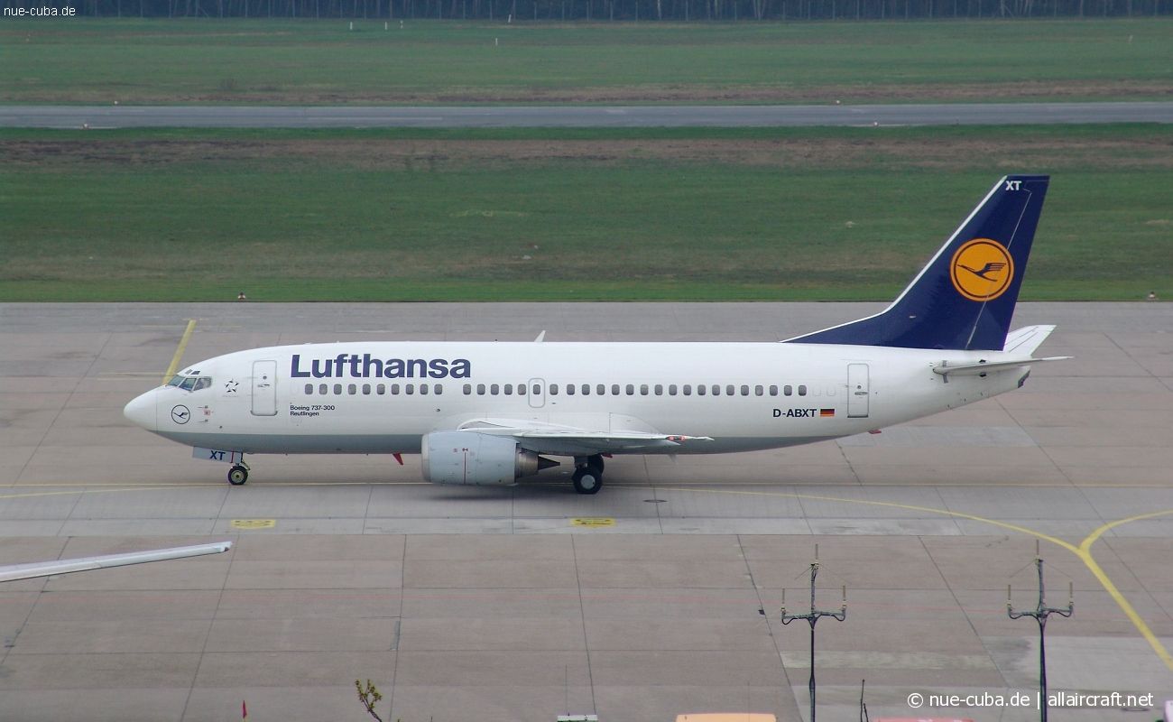 D-ABXT (24281) 1989 Boeing 737-330