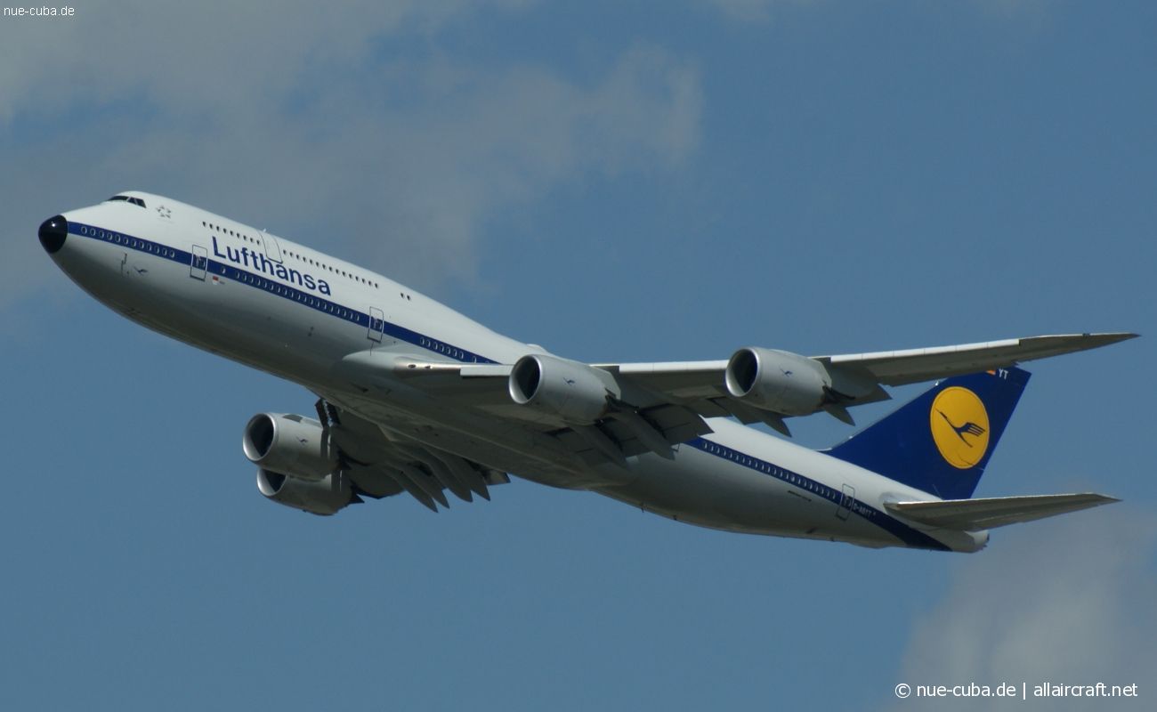 D-ABYT (37844) 2015 Boeing 747-830
