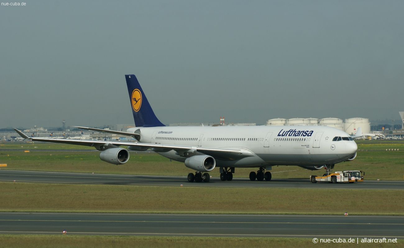 D-AIGL (135) 1996 Airbus A340-313