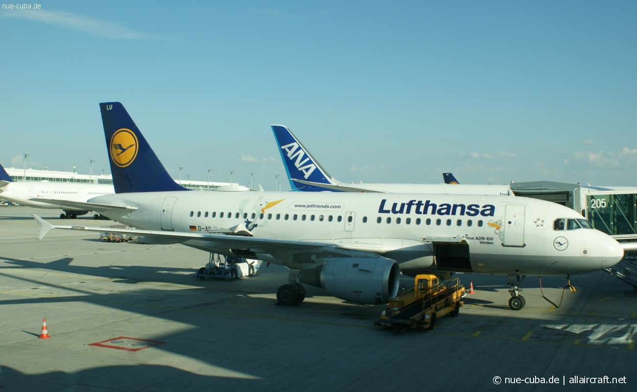 D-AILU (744) 1997 Airbus A319-114