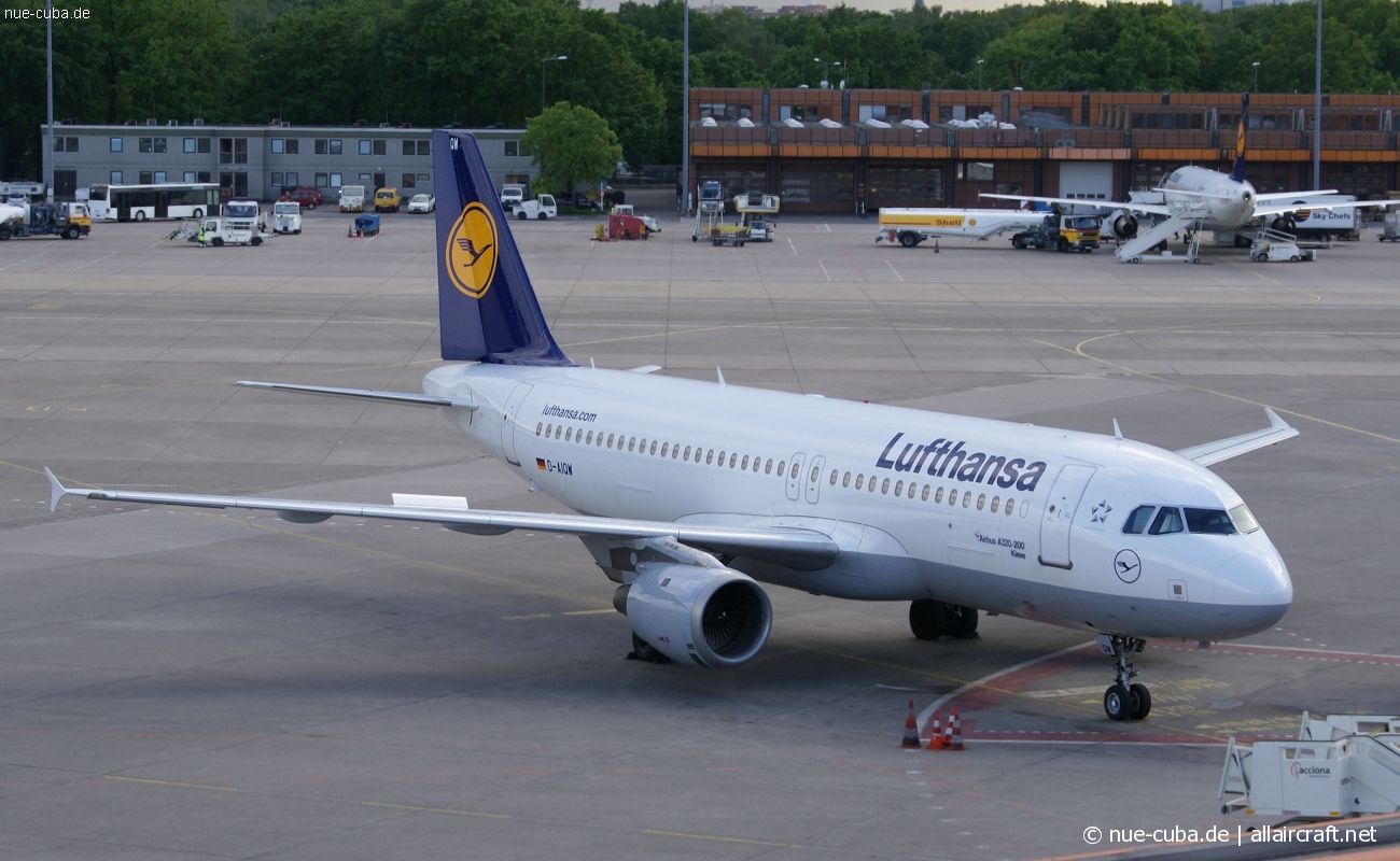 D-AIQW (1367) 2000 Airbus A320-211