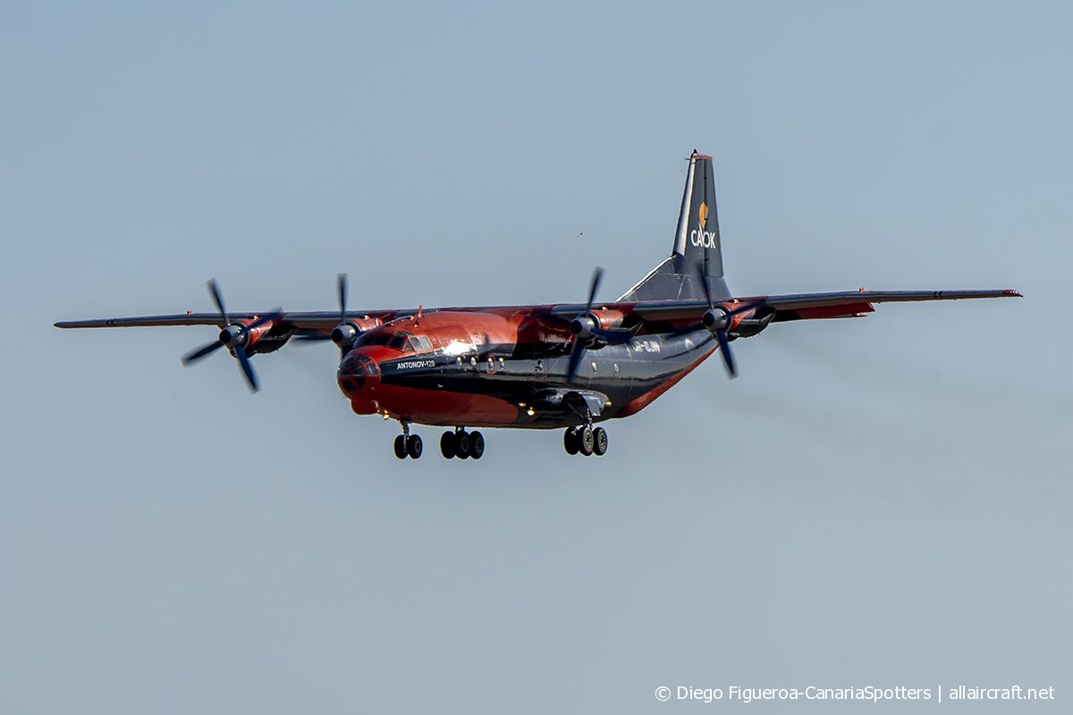 UR-CJN (01348006) Antonov An-12B