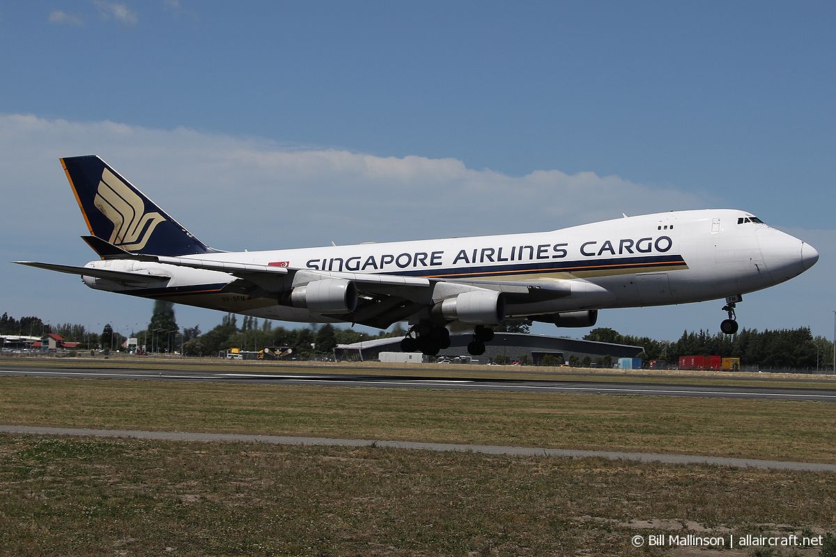 9V-SFM (32898) 2003 Boeing 747-412F