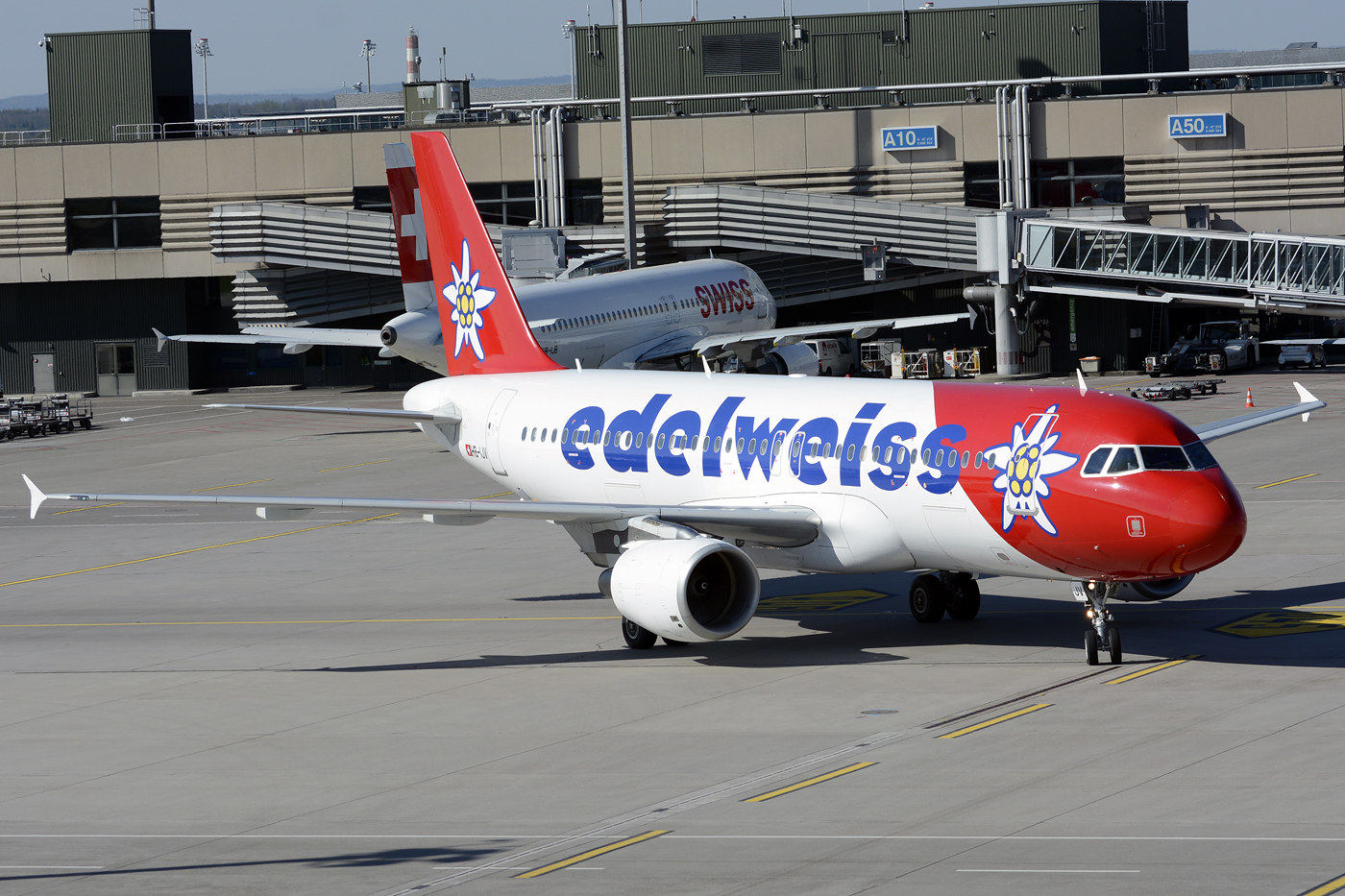 HB-IJV (2024) 2003 Airbus A320-214