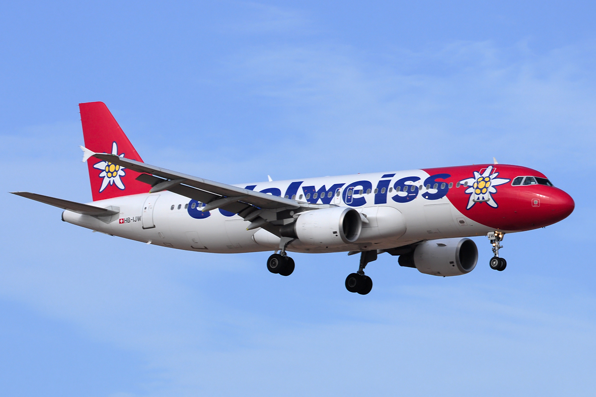 HB-IJW (2134) 2003 Airbus A320-214