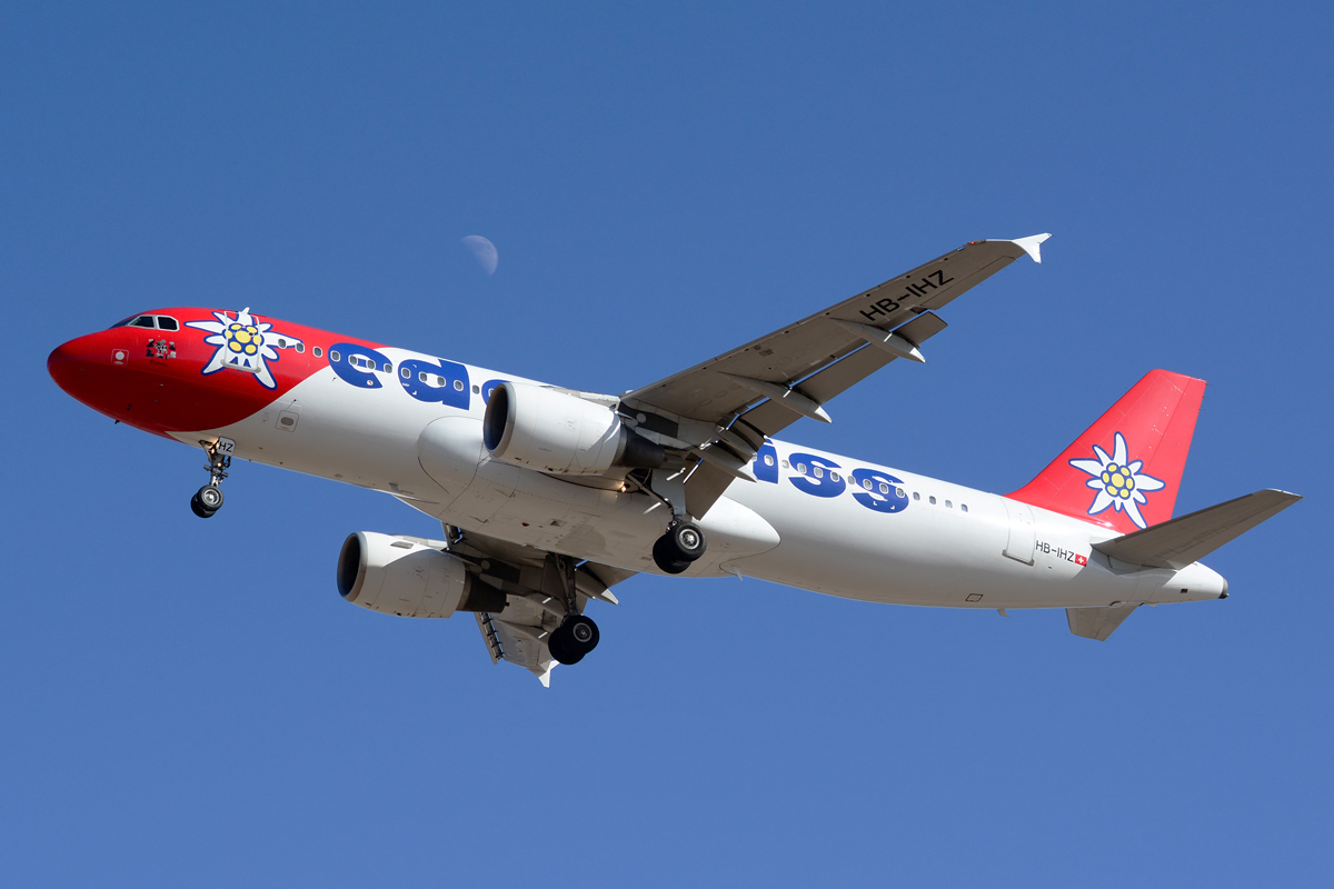 HB-IHZ (1026) 1999 Airbus A320-214