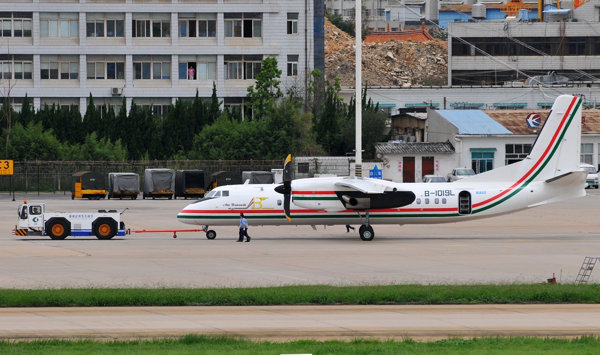 B-1019L (1019) Xian MA-60