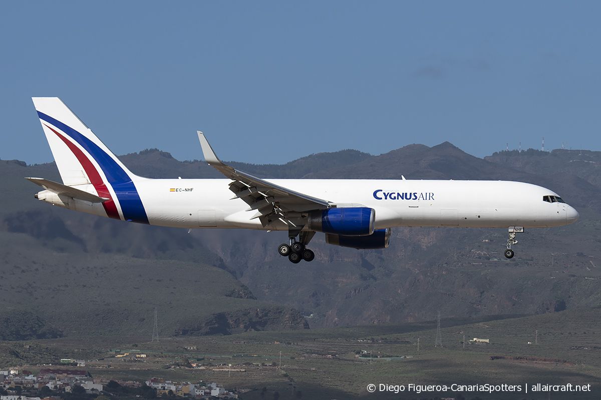 EC-NHF (24613) 1991 Boeing 757-223(PCF)(WL)