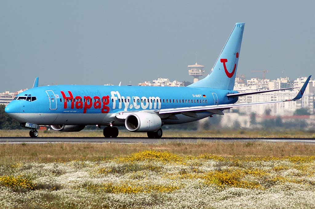 D-AHFT (30413) 2000 Boeing 737-8K5(WL)