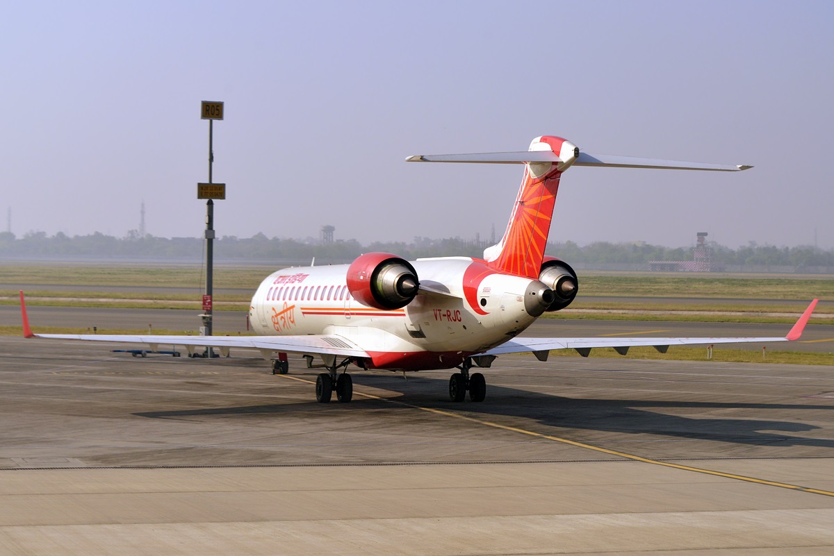 VT-RJC (cn 10052) Bombardier CRJ-701ER