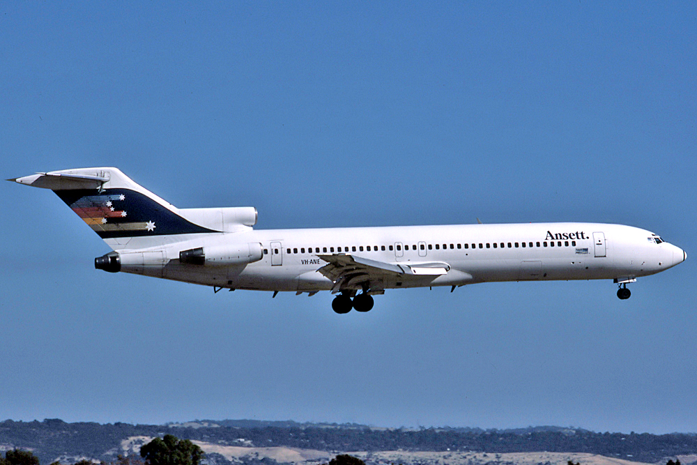 VH-ANE (cn 22643) Boeing 727-277