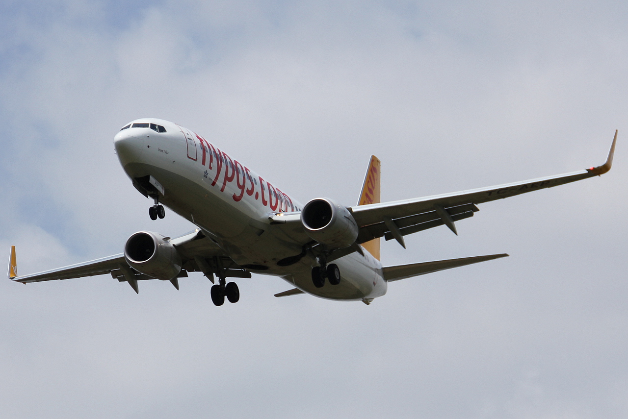 TC-AEP (40724) 2011 Boeing 737-82R WL