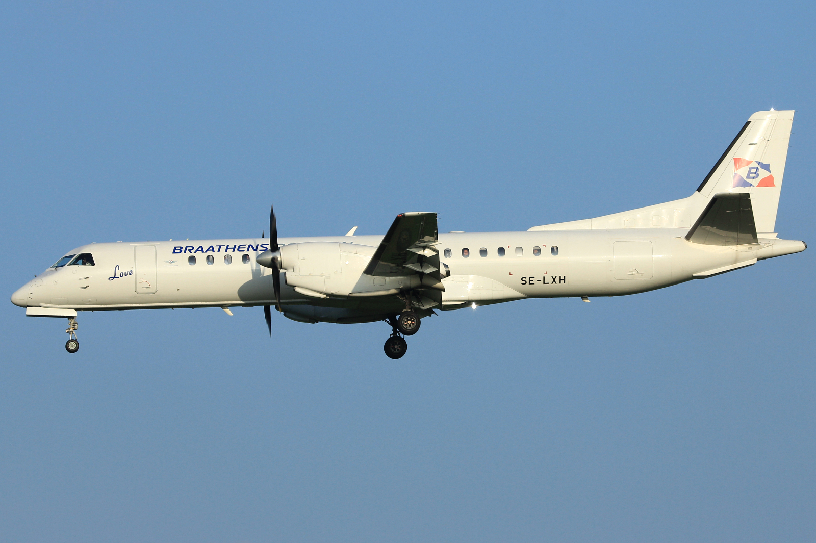 SE-LXH (cn 2000-007) Saab 2000