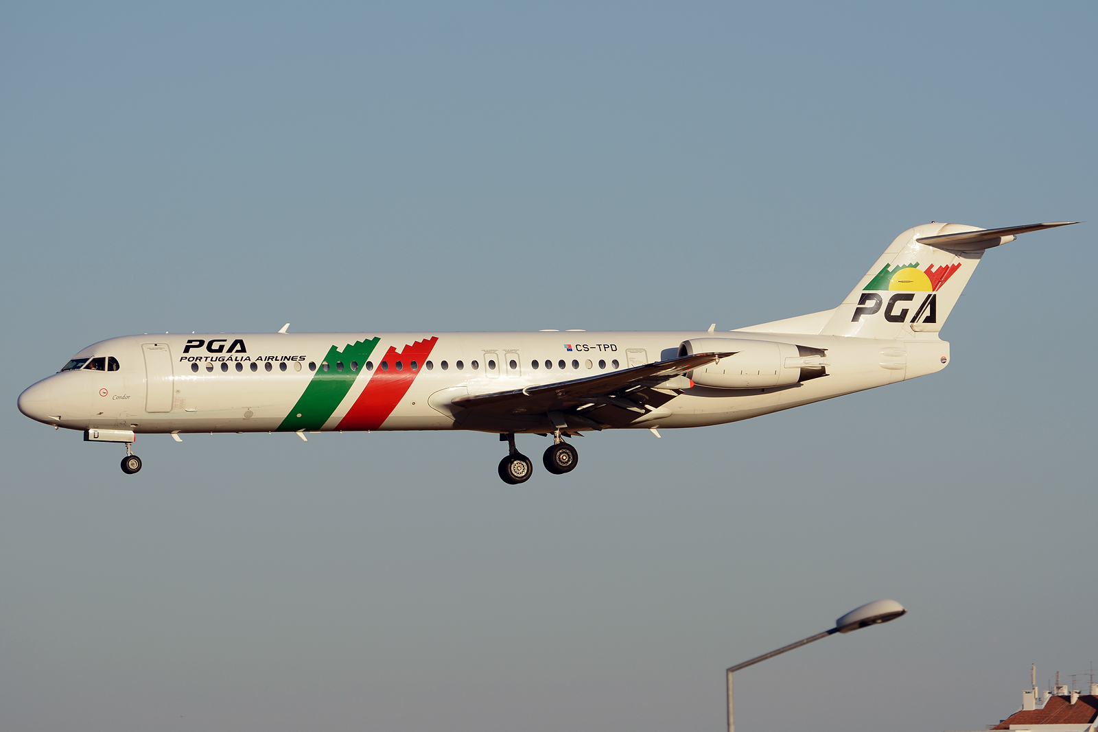 CS-TPD (11317) 1991 Fokker 100