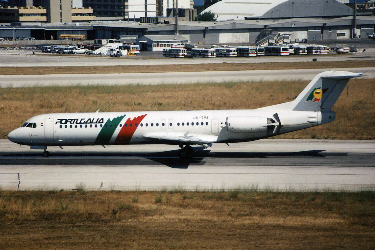 CS-TPA · Fokker 100 · (LIS / LPPT)