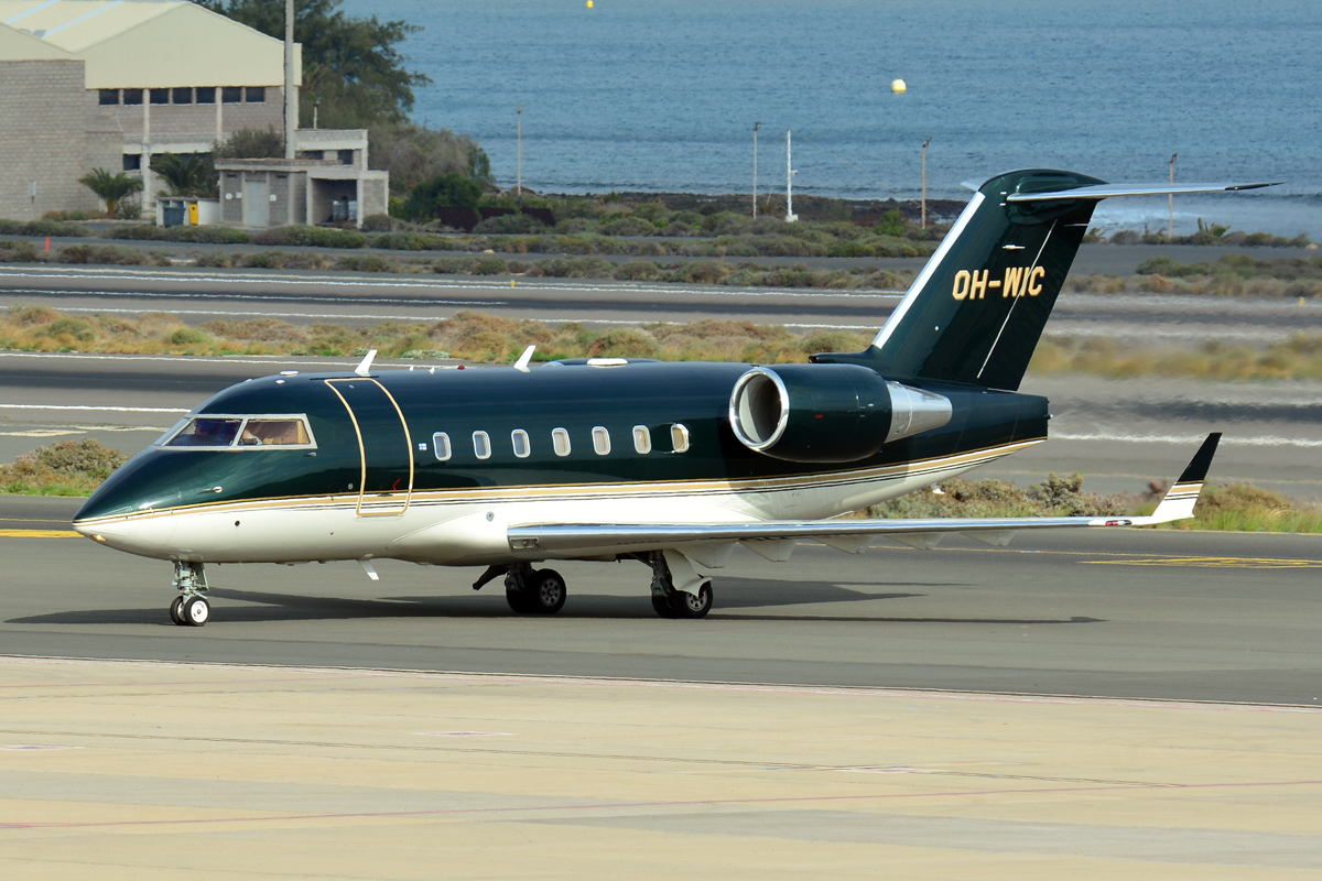 OH-WIC (5452) 2000 Bombardier Challenger 604
