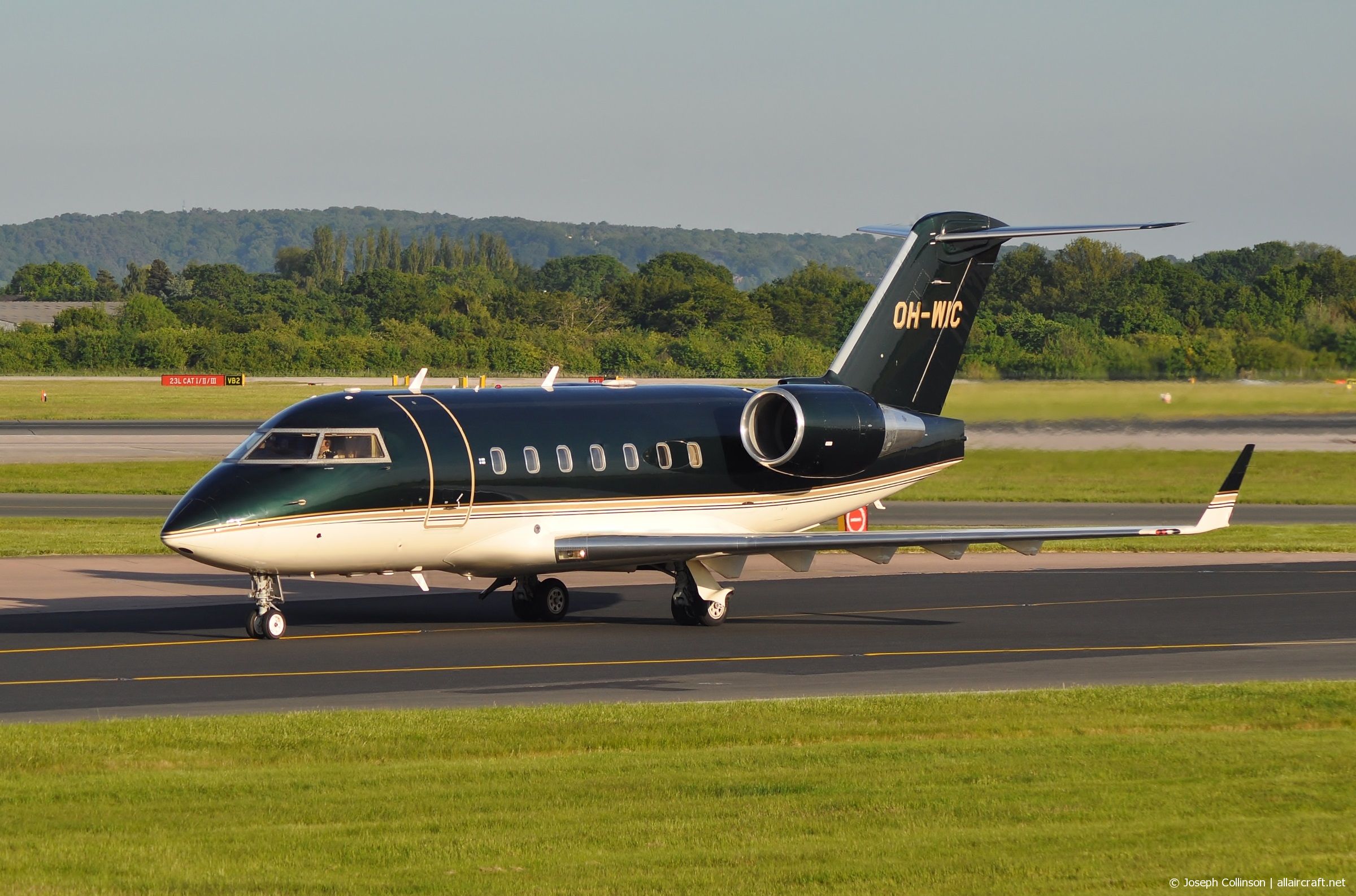 OH-WIC (5452) 2000 Bombardier Challenger 604
