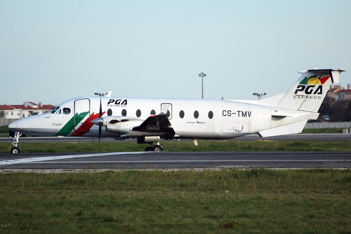 CS-TMV (UE-341) 1998 Beechcraft 1900D