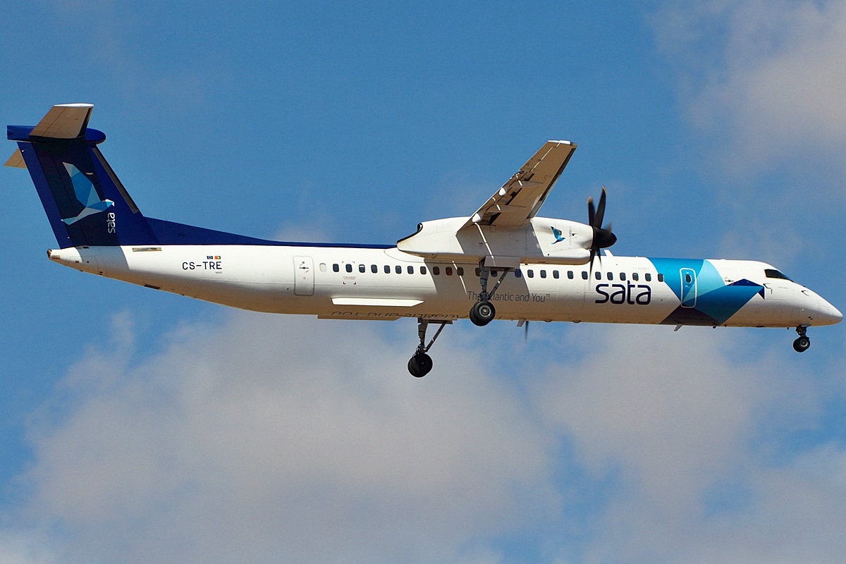 CS-TRE (4295) 2009 Bombardier Dash 8-Q402