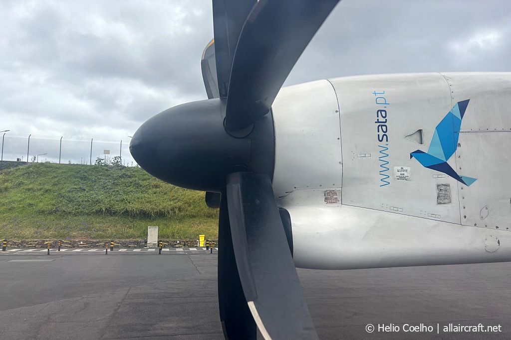 CS-TRE (4295) 2009 Bombardier Dash 8-Q402