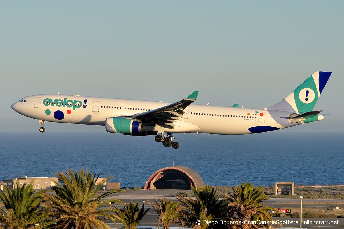 EC-MII (1691) 2015 Airbus A330-343