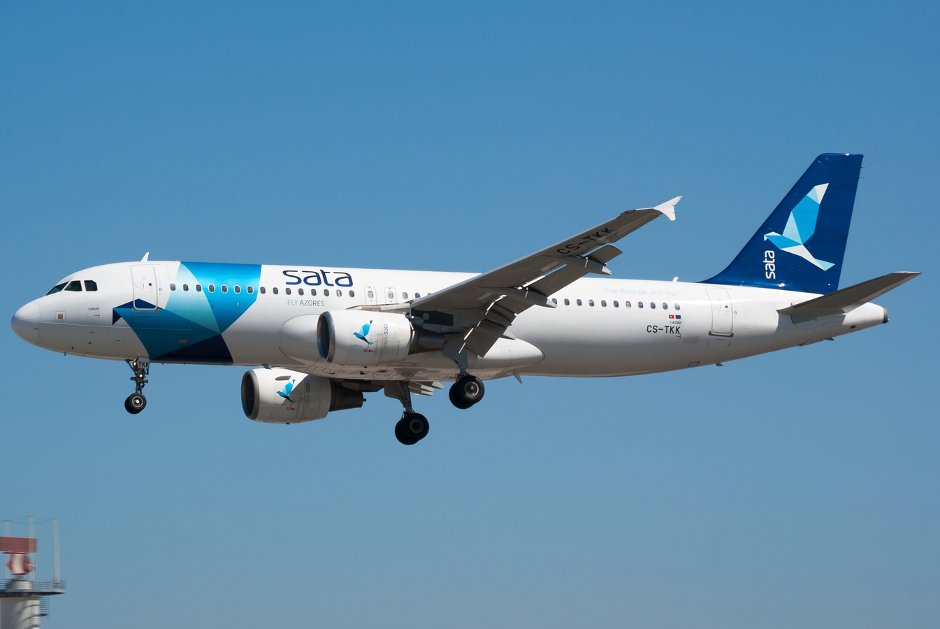 CS-TKK (2390) 2005 Airbus A320-214