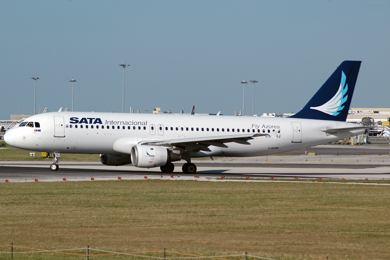 CS-TKJ (795) 1998 Airbus A320-212