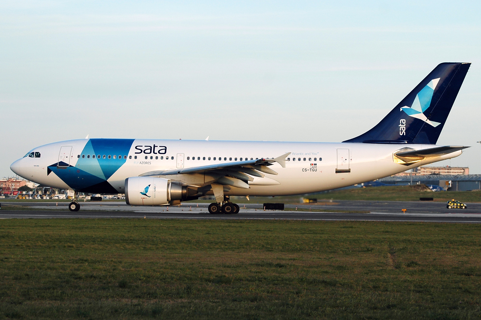CS-TGU (571) 1991 Airbus A310-304
