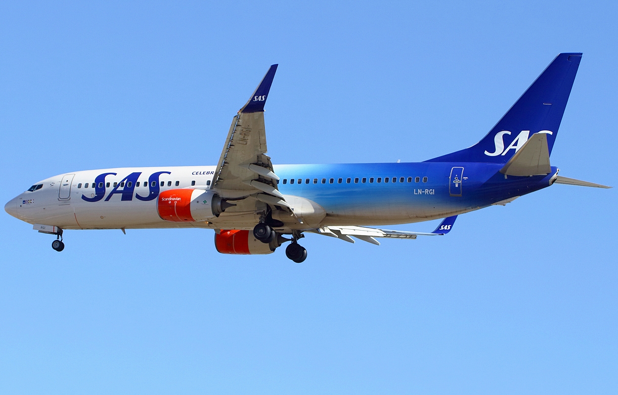 LN-RGI (35646) 2014 Boeing 737-86N(WL)