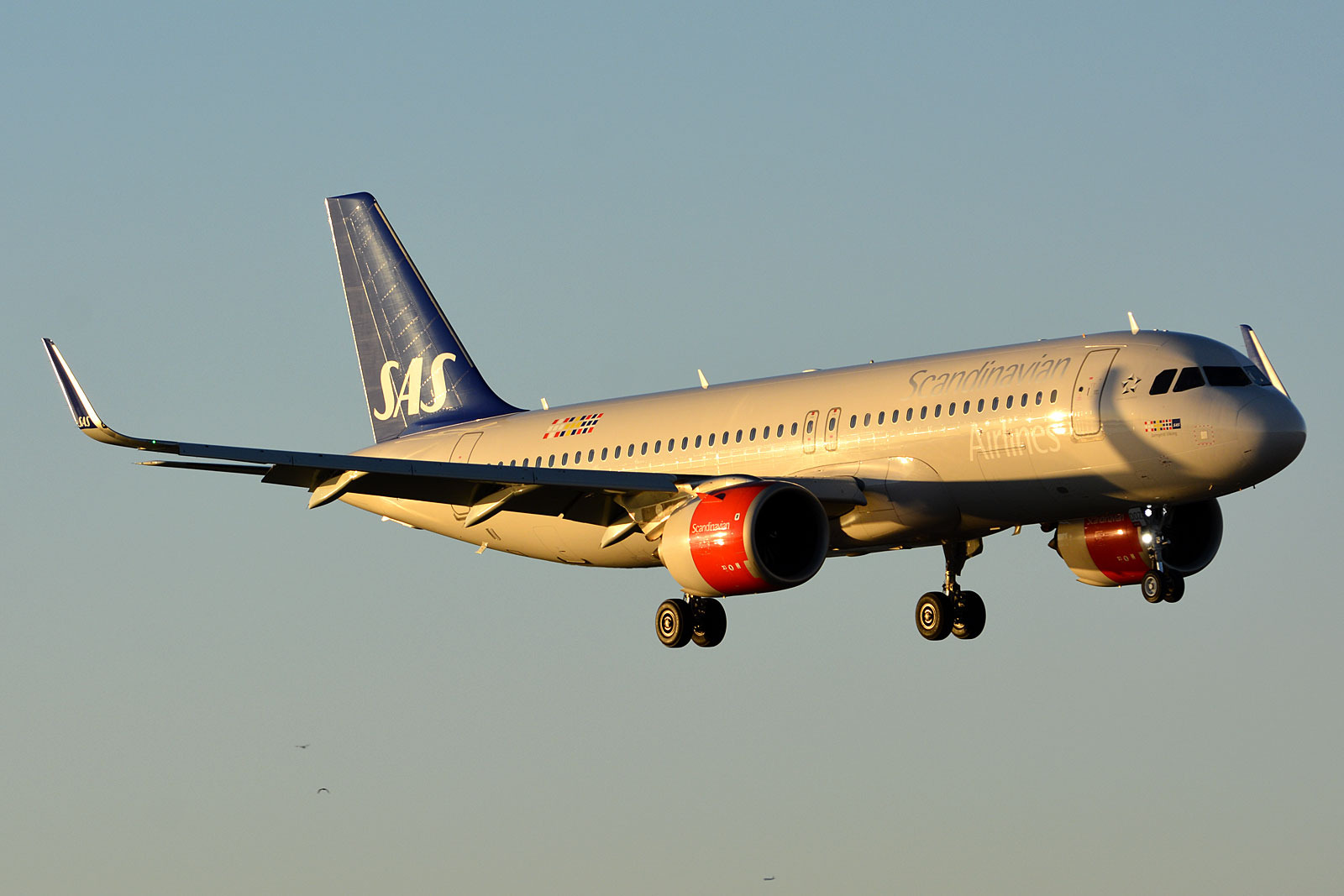 SE-DOZ (7565) 2017 Airbus A320-251N