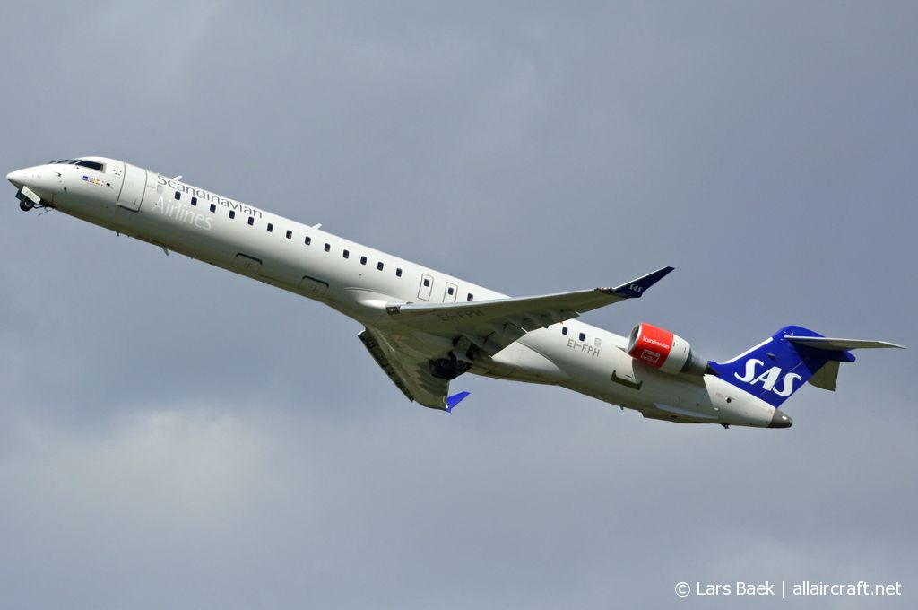 EI-FPH (15409) 2016 Bombardier CRJ-900 LR