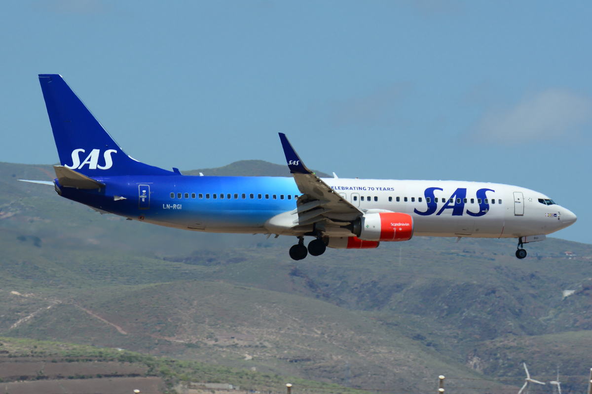 LN-RGI (35646) 2014 Boeing 737-86N(WL)