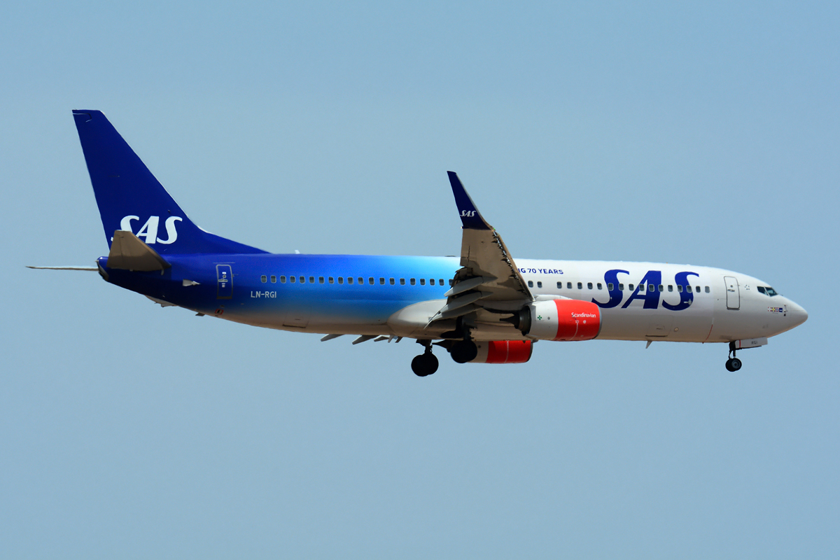 LN-RGI (35646) 2014 Boeing 737-86N(WL)