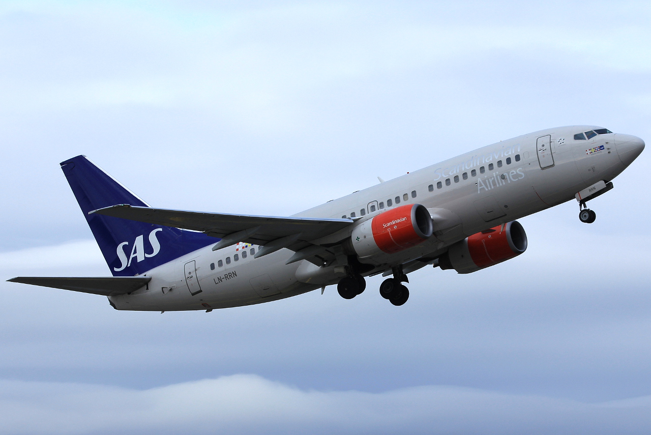 LN-RRN (30191) 1999 Boeing 737-783