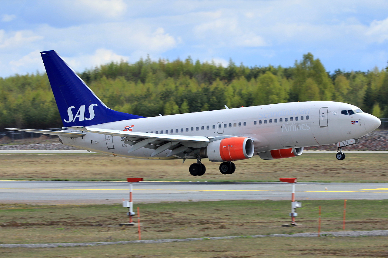 LN-RPK (28317) 2000 Boeing 737-783