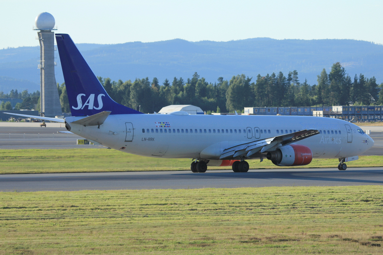 LN-RRK (32278) 2002 Boeing 737-883