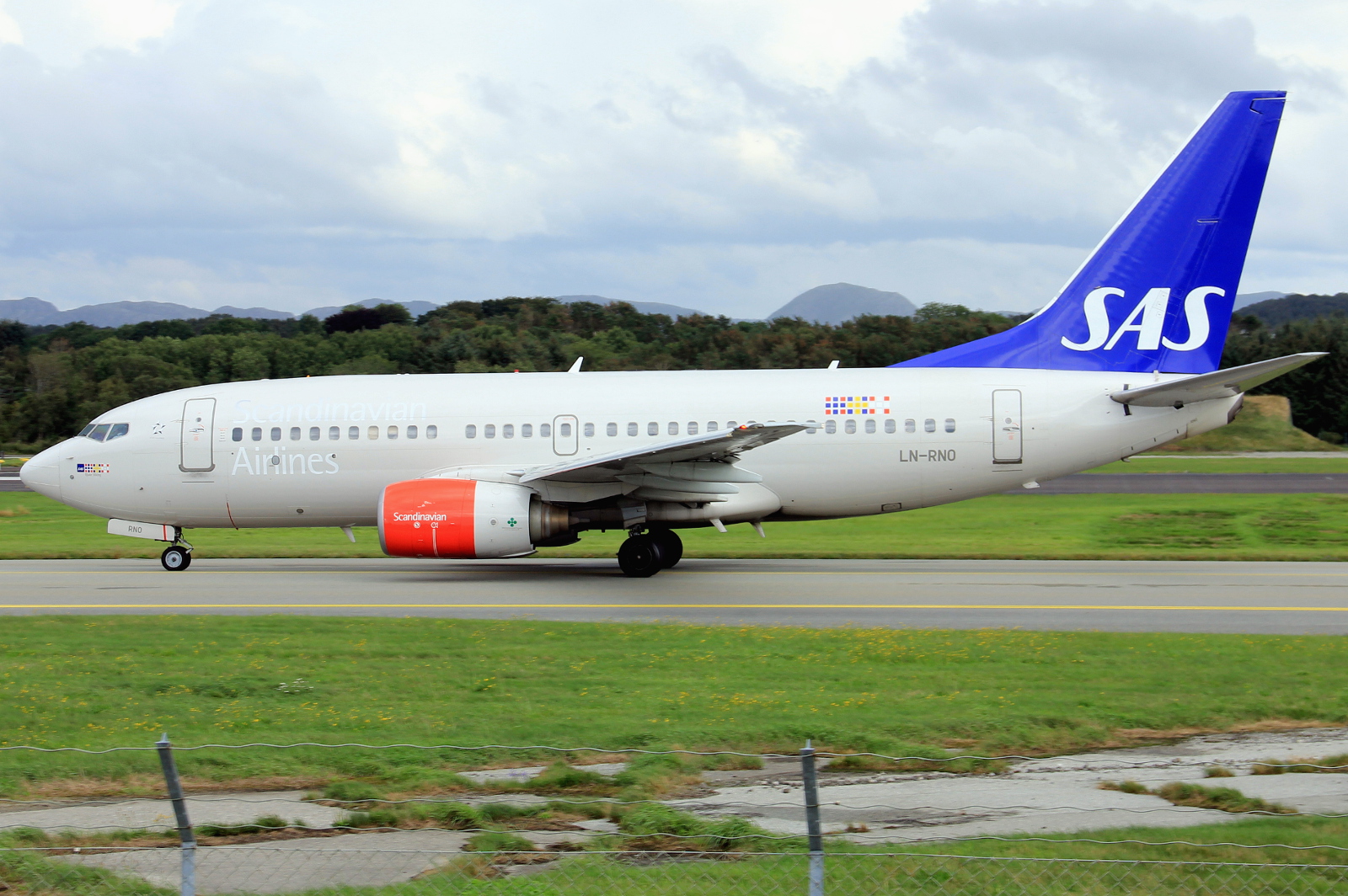 LN-RNO (28316) 2000 Boeing 737-783