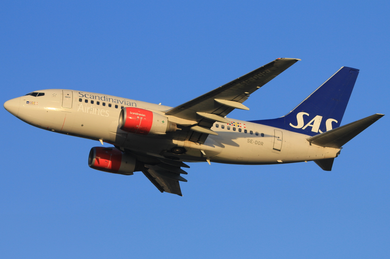 SE-DOR (28305) 1999 Boeing 737-683