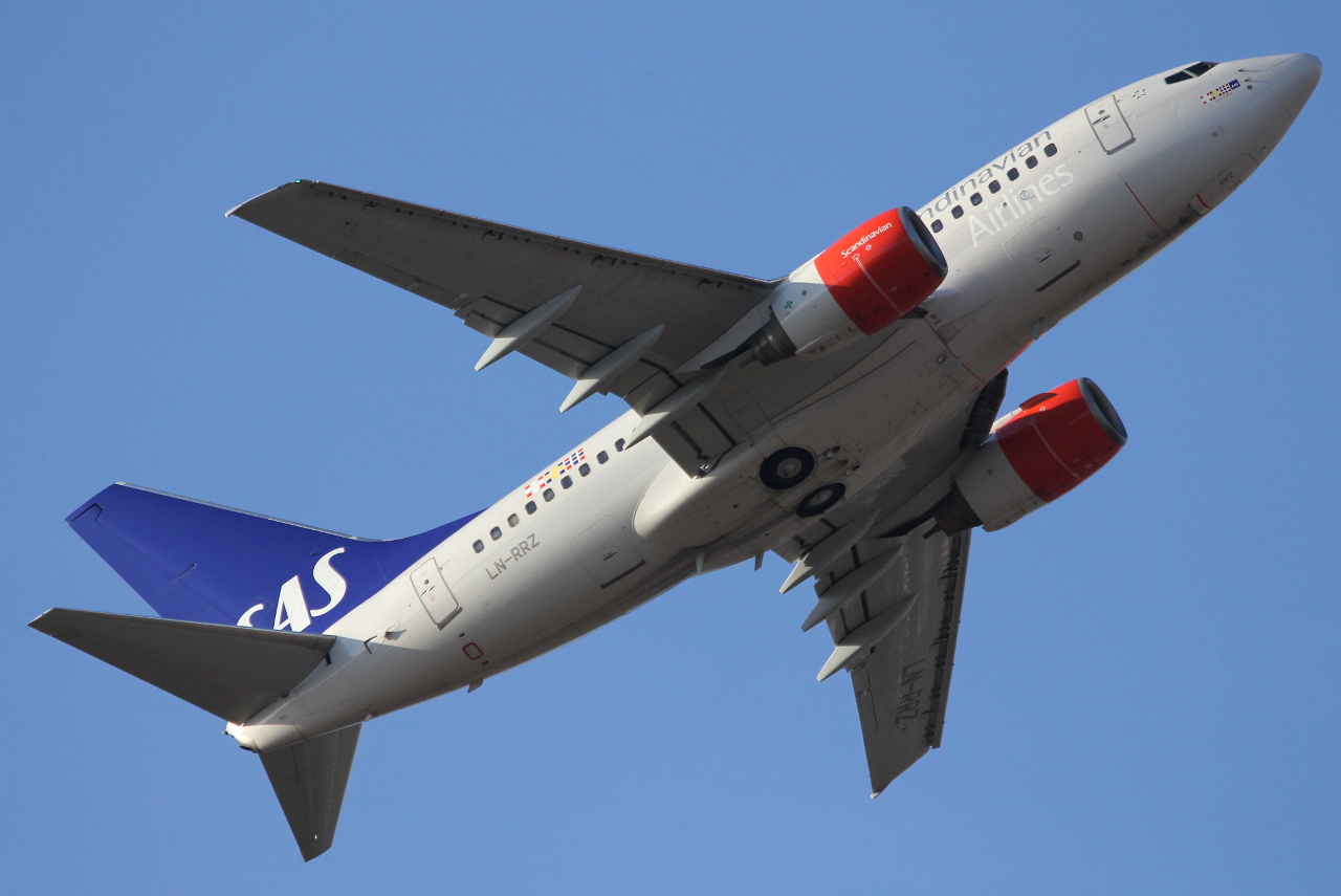 LN-RRZ (28295) 1998 Boeing 737-683