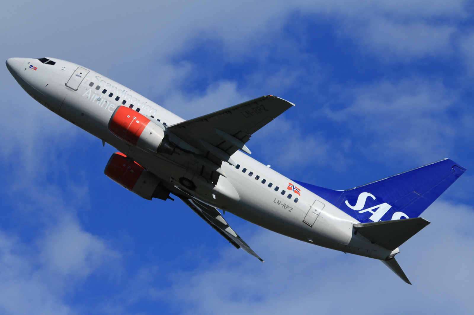 LN-RPZ (28293) 1998 Boeing 737-683