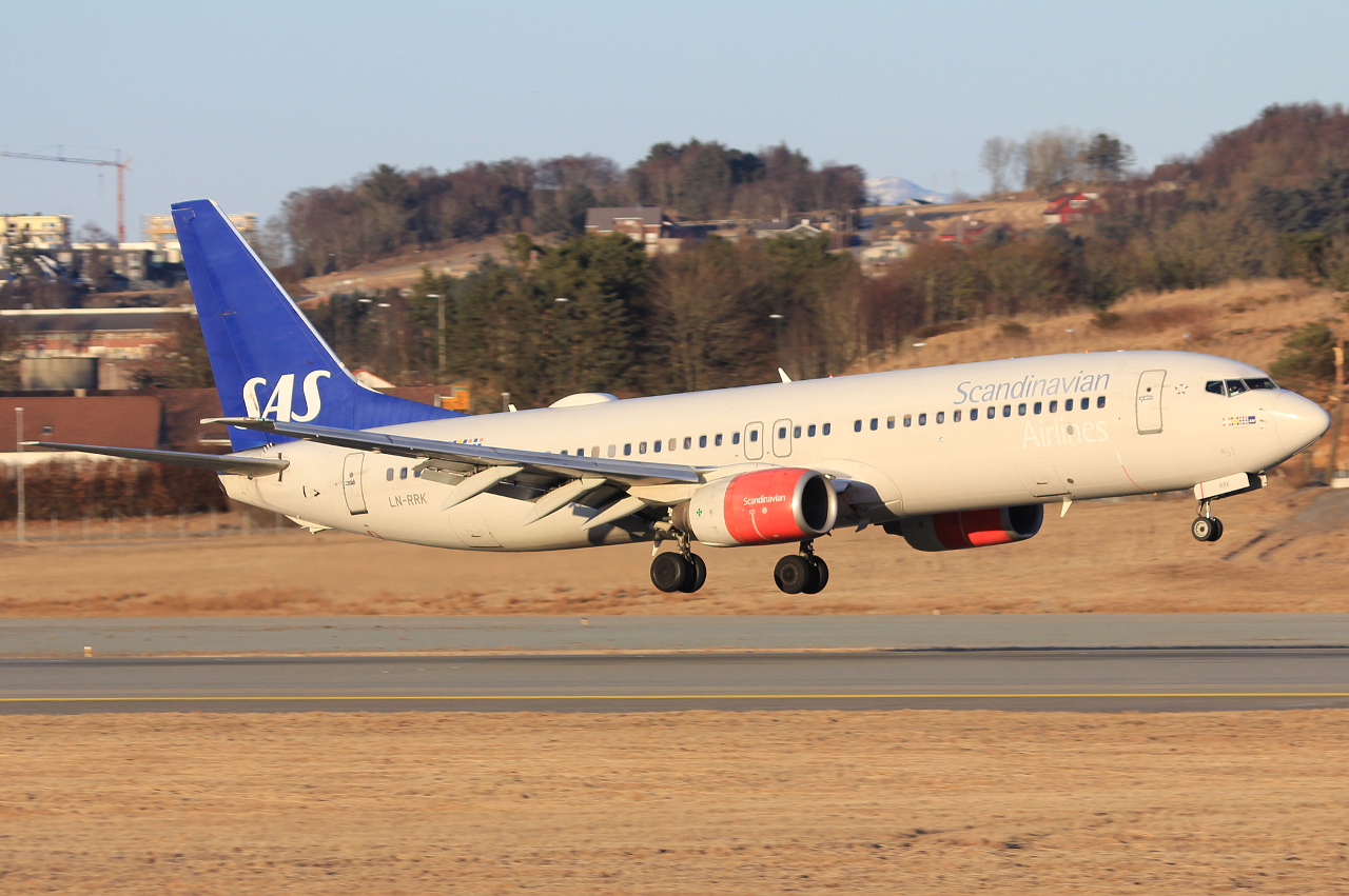 LN-RRK (32278) 2002 Boeing 737-883