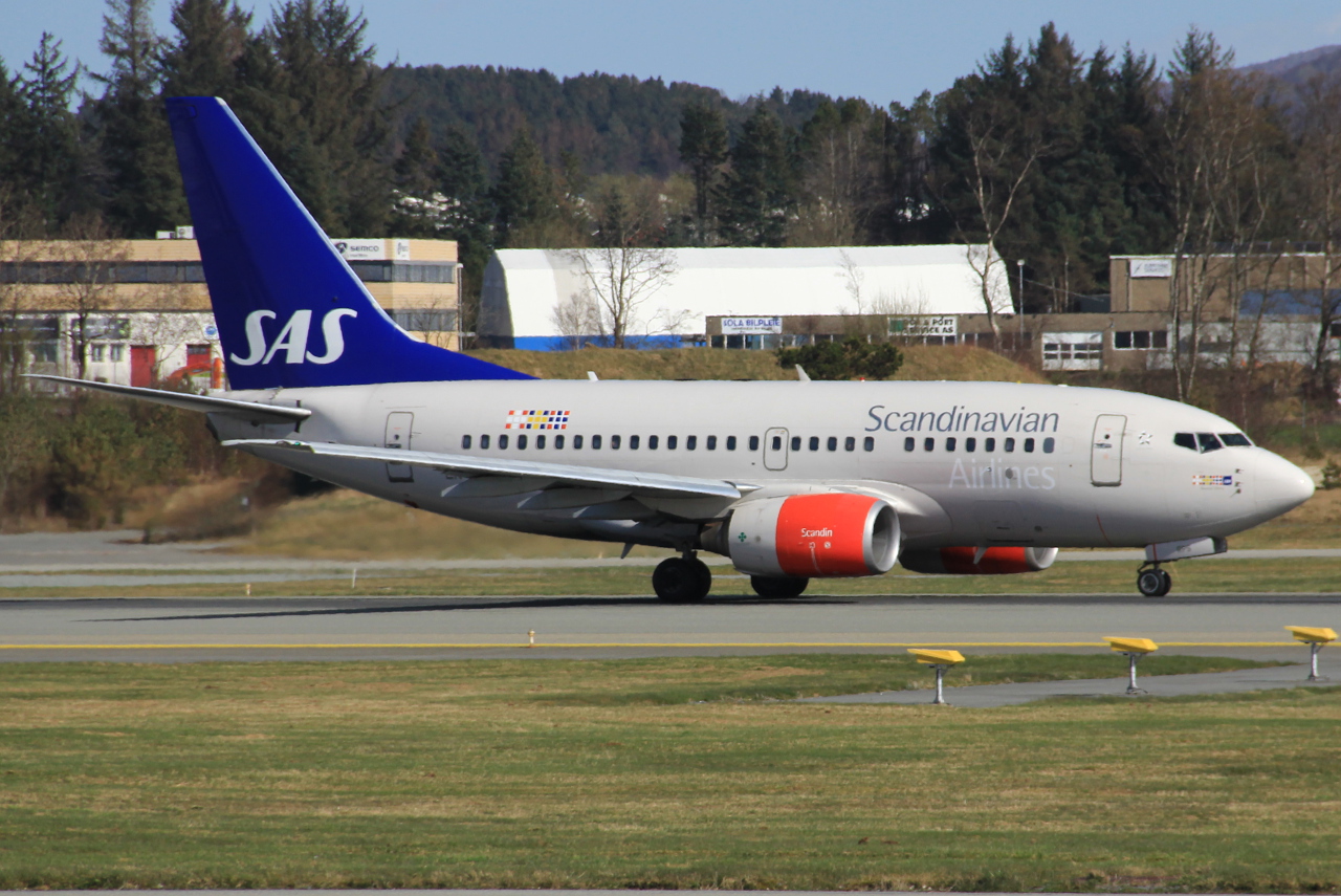 LN-RPS (28298) 1999 Boeing 737-683
