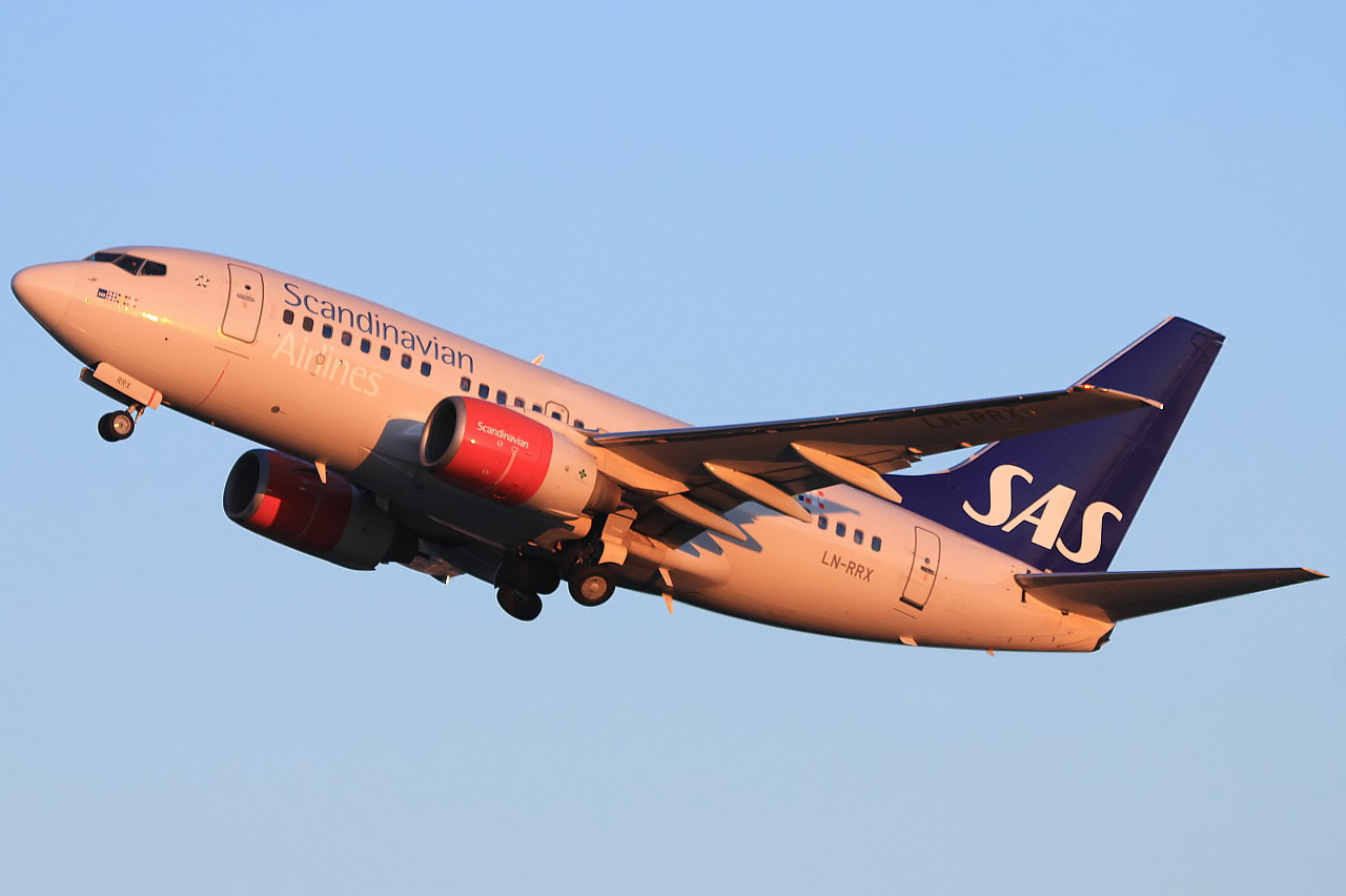 LN-RRX (28296) 1998 Boeing 737-683