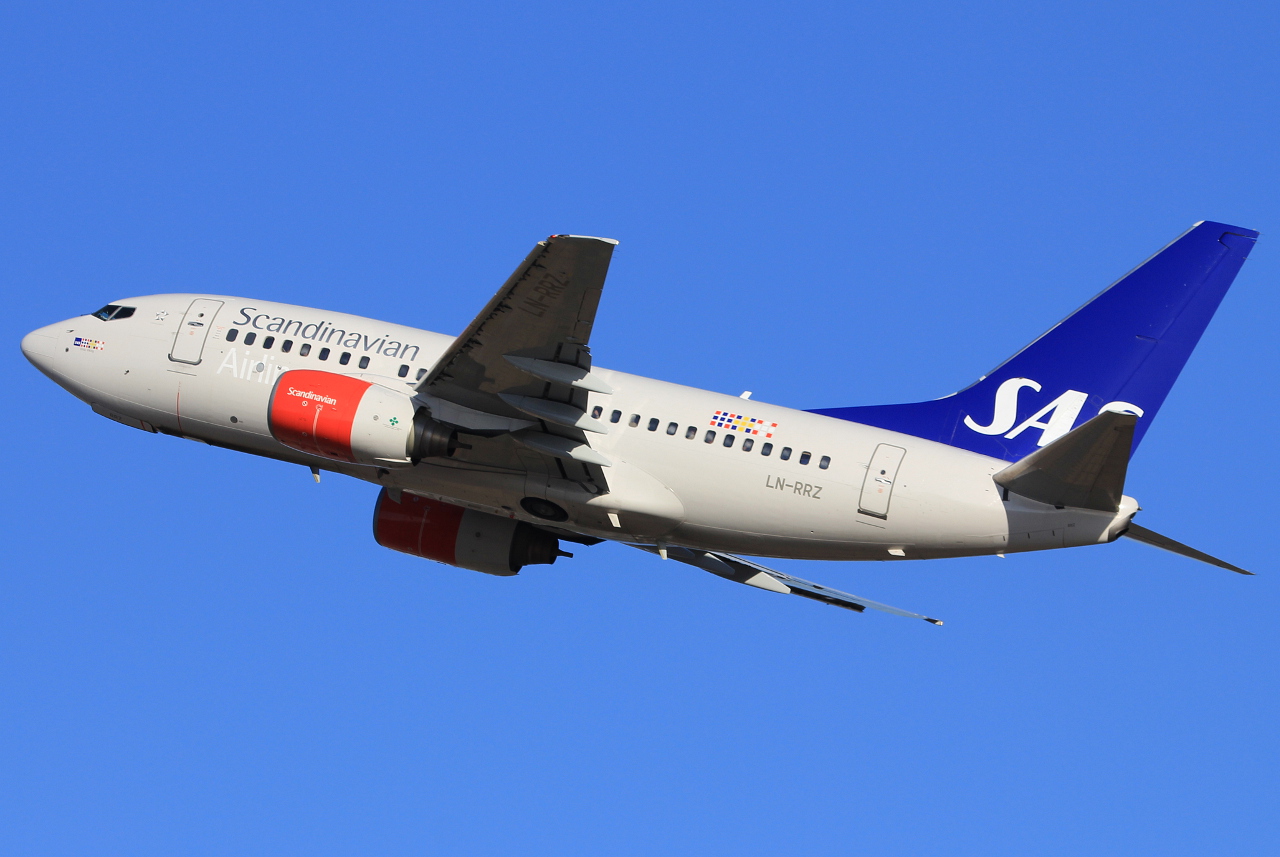 LN-RRZ (28295) 1998 Boeing 737-683