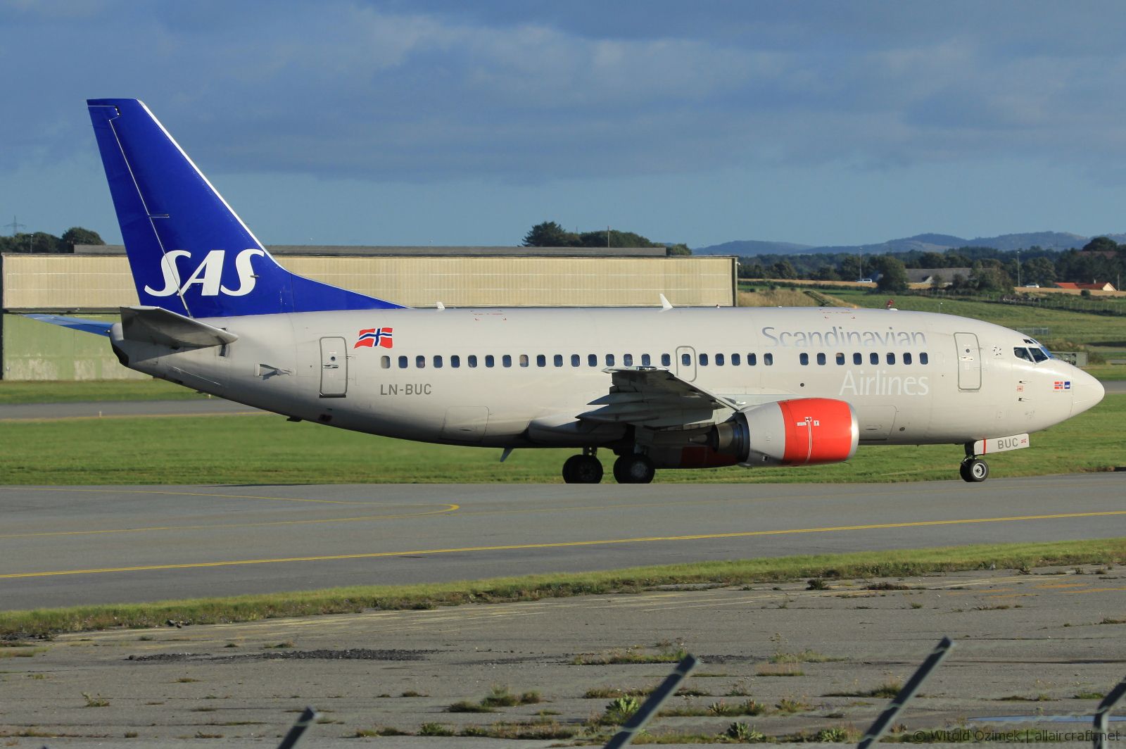 LN-BUC (26304) 1994 Boeing 737-505